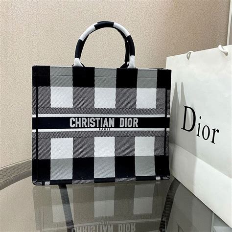 bolsa dior sacola|bolsa christian Dior pre owned.